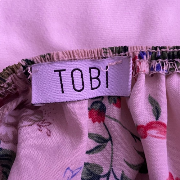 Floral Flowy Tank Top - Picture 4 of 4